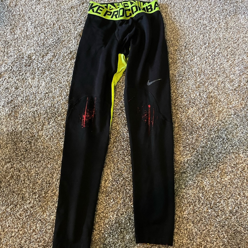 Nike Hyperwarmth Half Zip And Compression Leggings - image 3